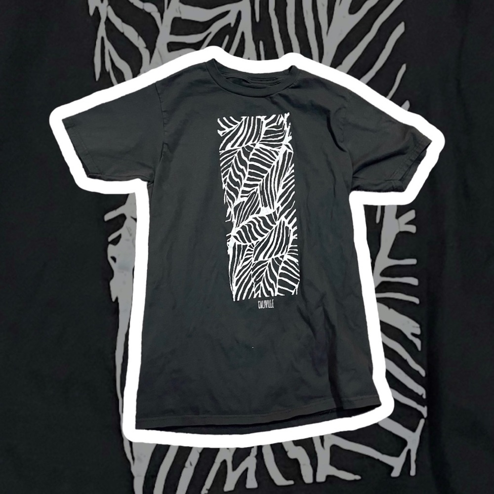 Black and white Caliville T-shirt with leaf designs